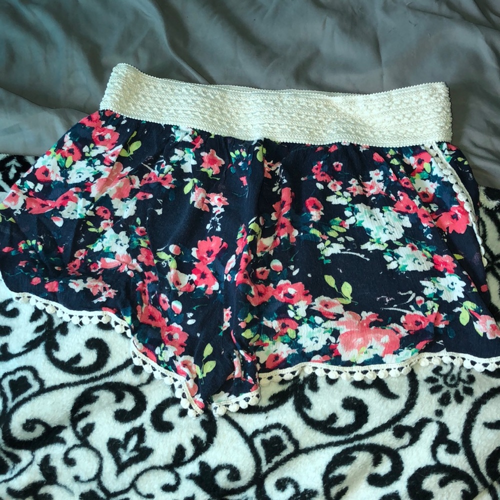 Cute flower print shorts.